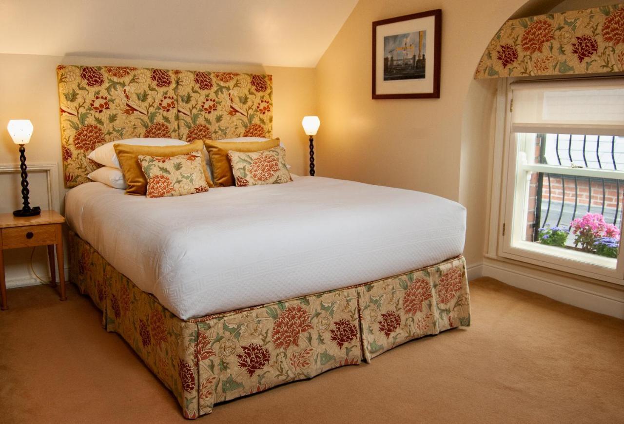 Deluxe Double Room Bath