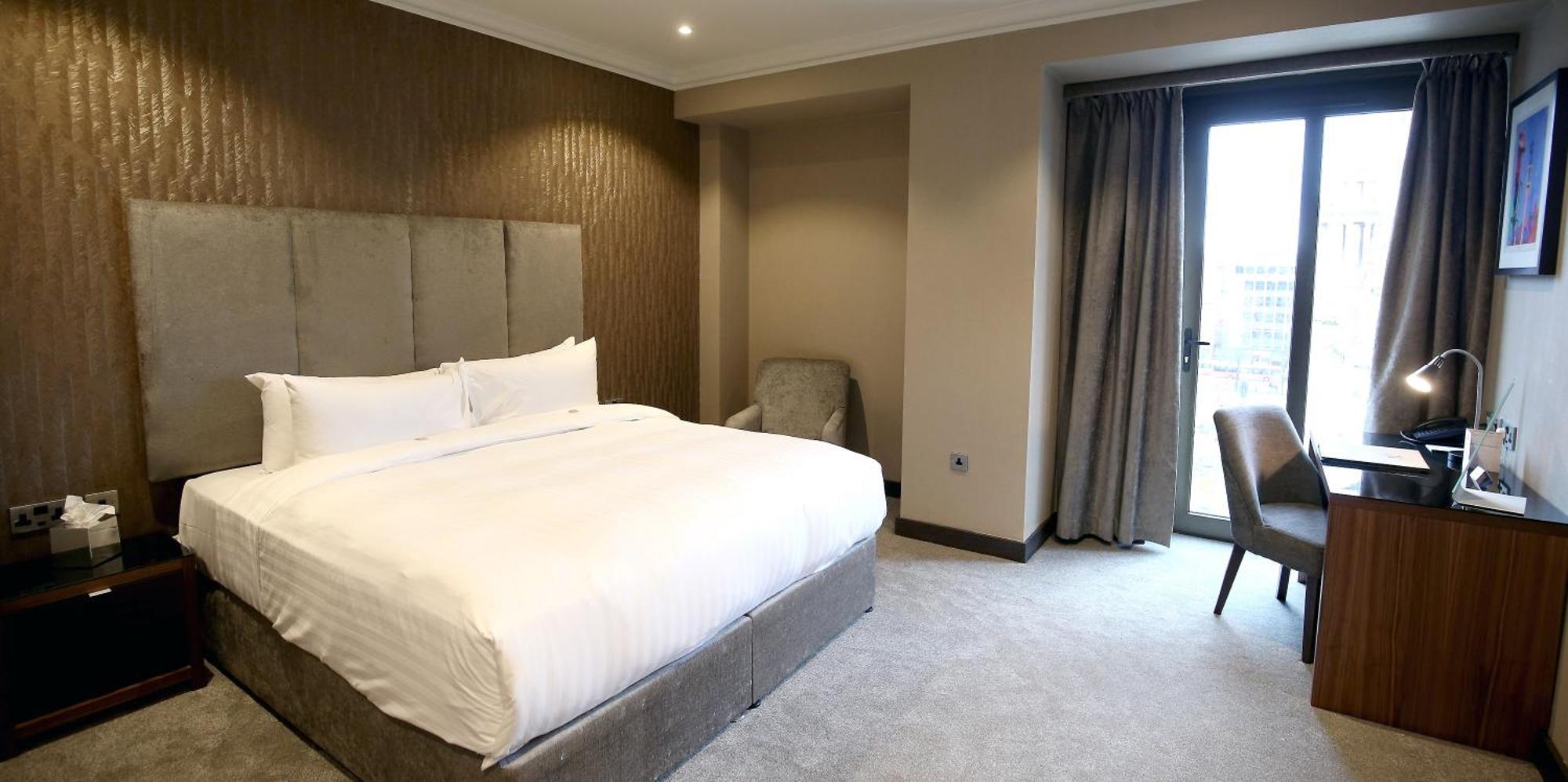 Executive Kamer met Kingsize Bed en Uitzicht op de Stad