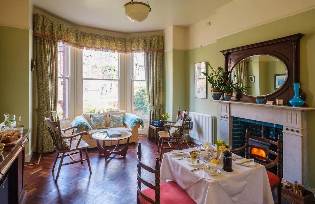 Ravenhill House-1